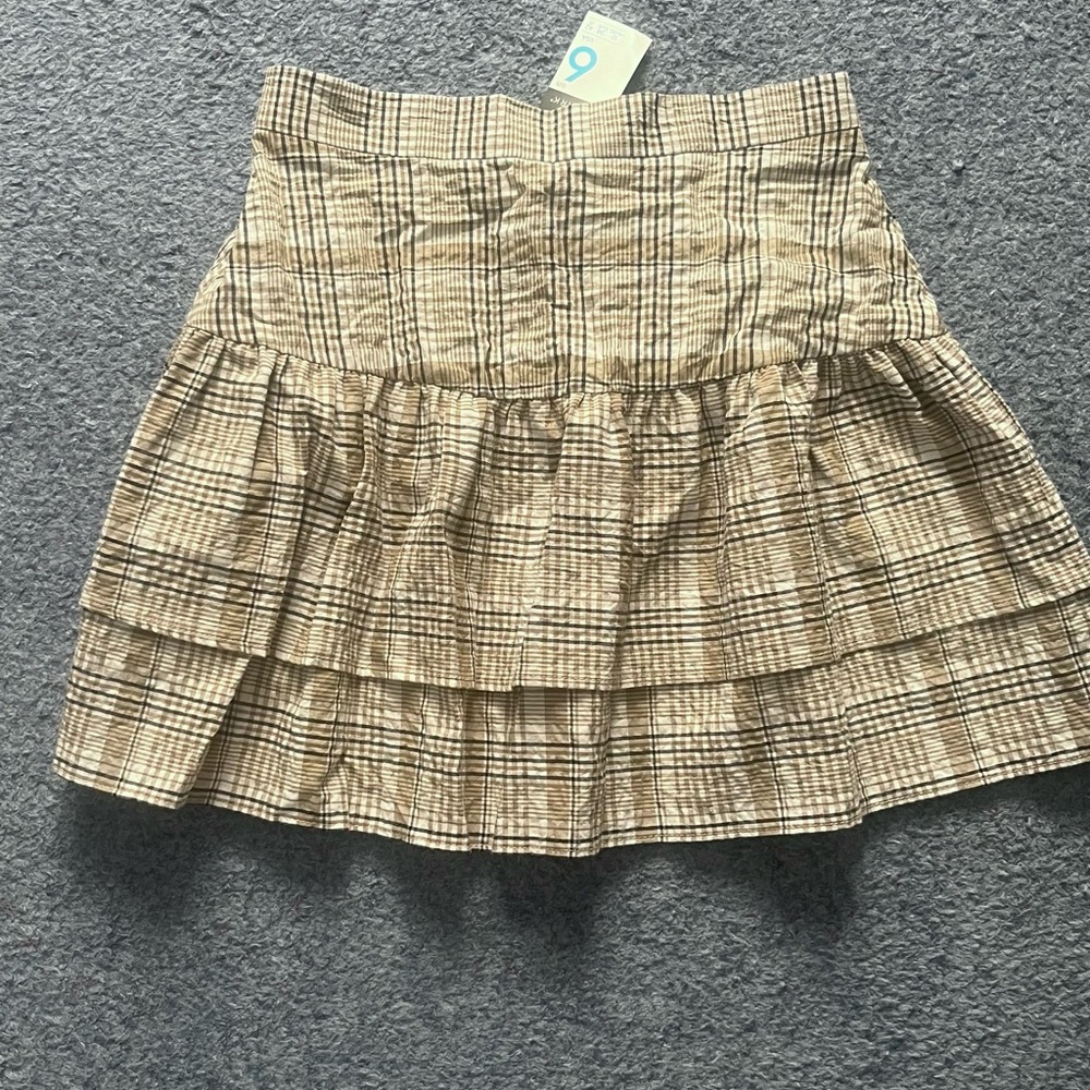 Ruffle skirt